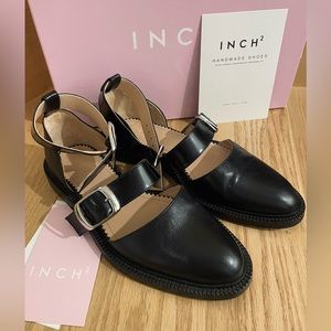 Like new - Inch2 Black Caviar Sandals. Handmade in Italy.